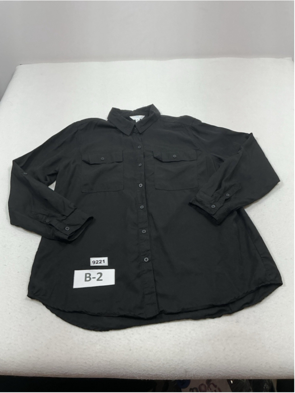 Womans Excellent Time & Tru Button Blouse XL (16-18) Black Adjustible Sleeves